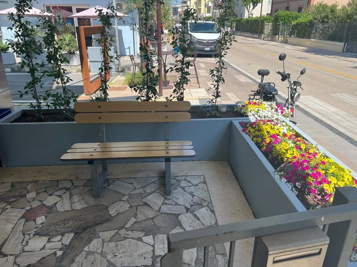 Hotel Estense Rimini 0*,